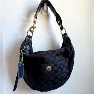 EUC Coach Hampton Signature monogram
Canvas shoulder Bag 8631 Black